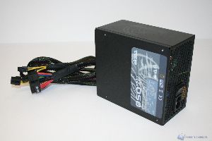 00022 AKASA_VENOMPOWER850W_WWW.XTREMEHARDWARE.COM